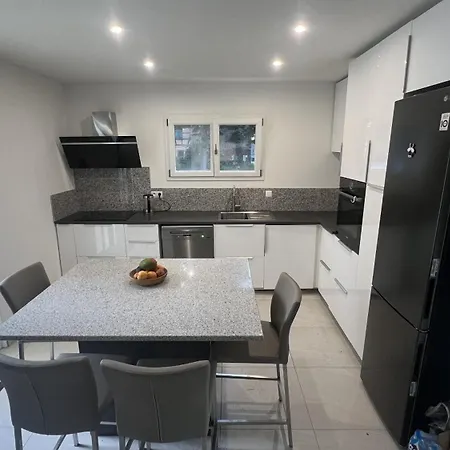 With Double Size Bed In Center Alloggio in famiglia Kaysersberg-Vignoble