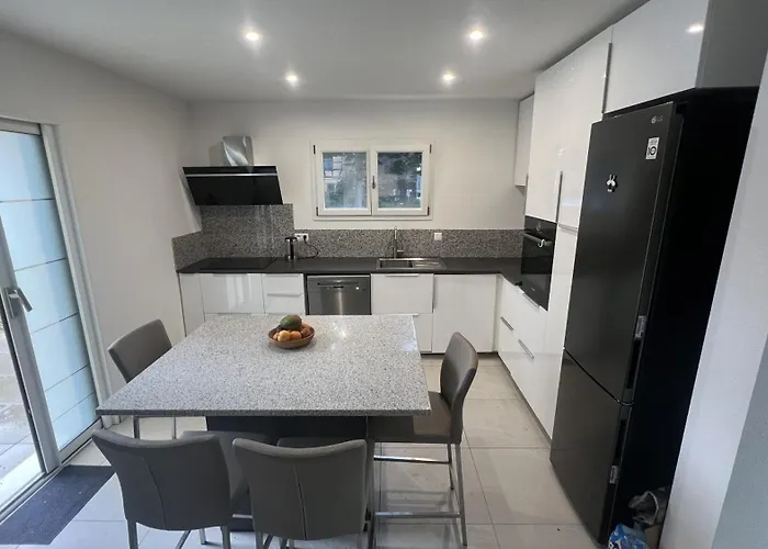 With Double Size Bed In Center Homestay Kaysersberg-Vignoble