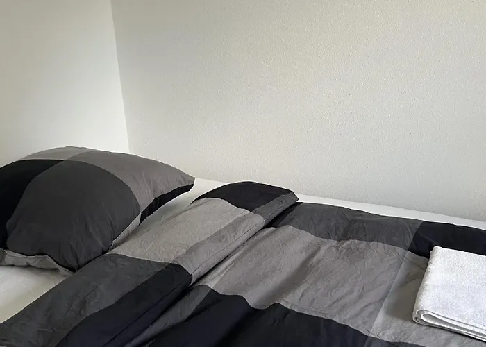 Homestay With Double Size Bed In Center